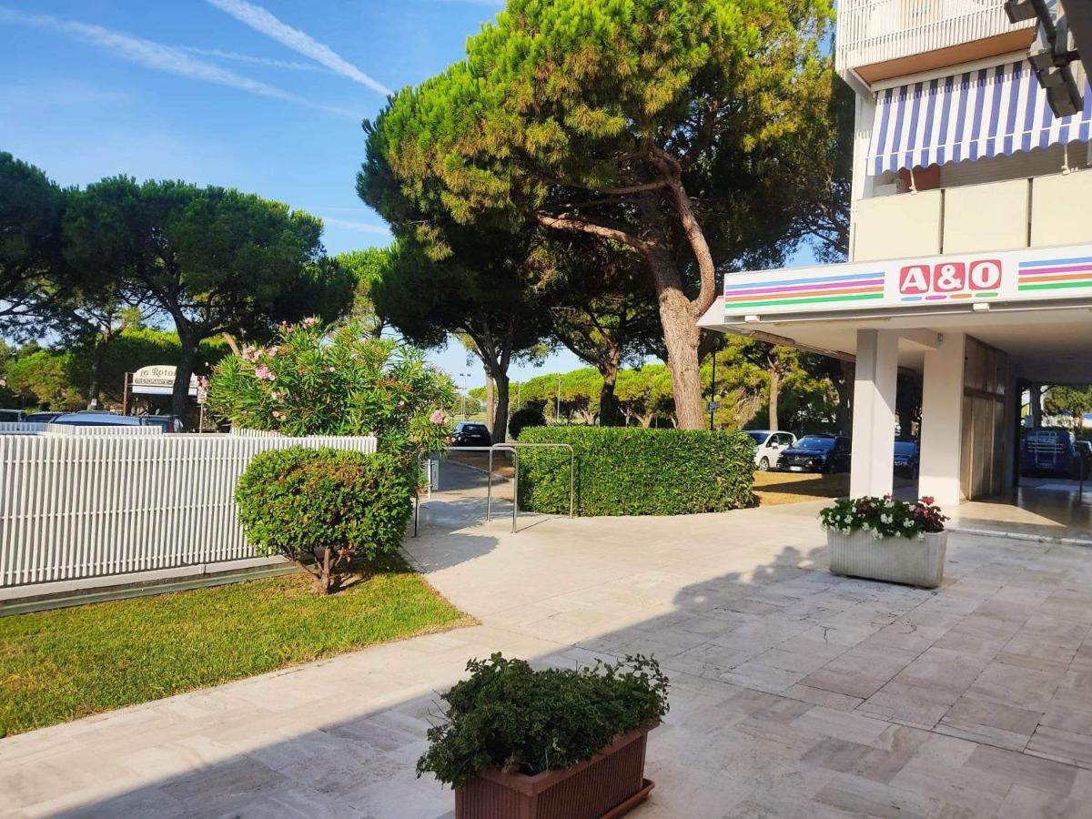 Signora Ruth - Aprilia Residence Aprilia Marittima Εξωτερικό φωτογραφία