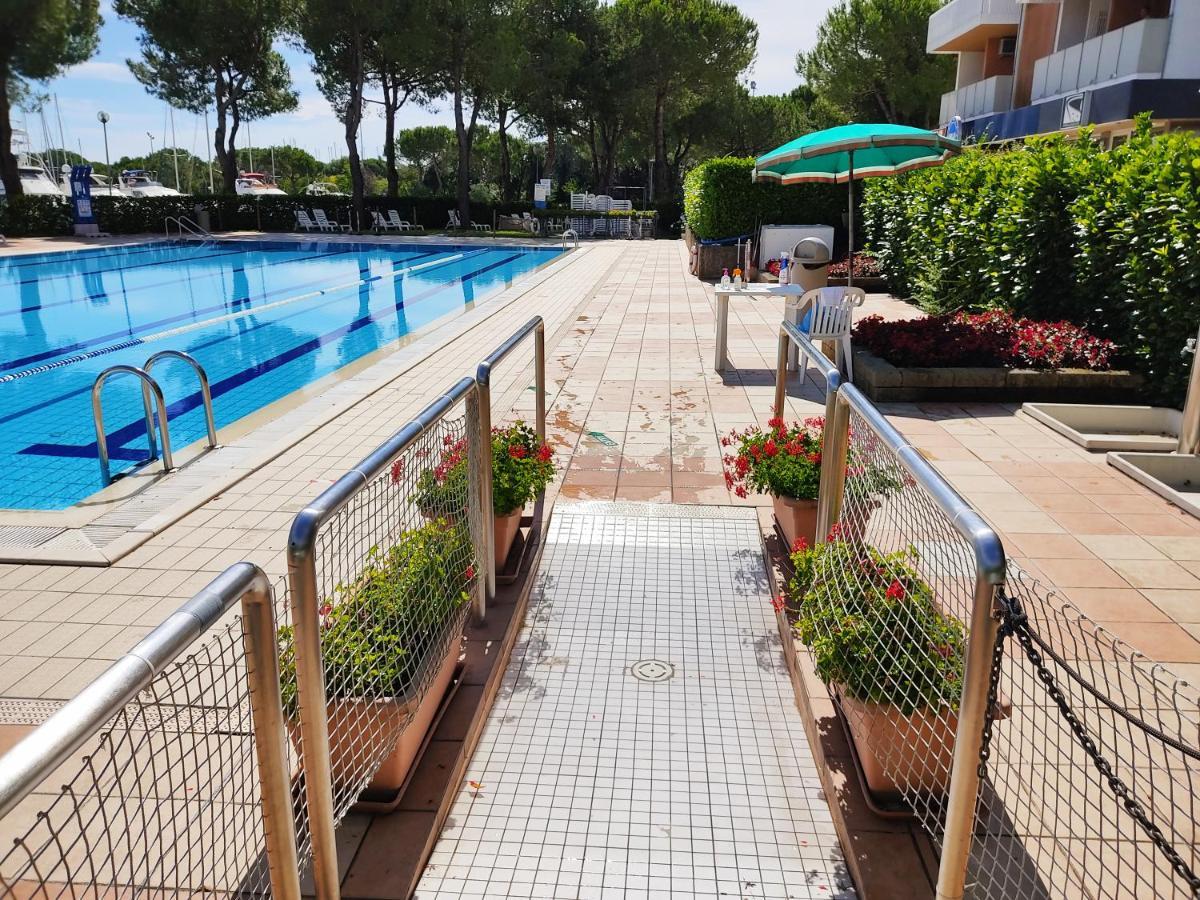 Signora Ruth - Aprilia Residence Aprilia Marittima Εξωτερικό φωτογραφία