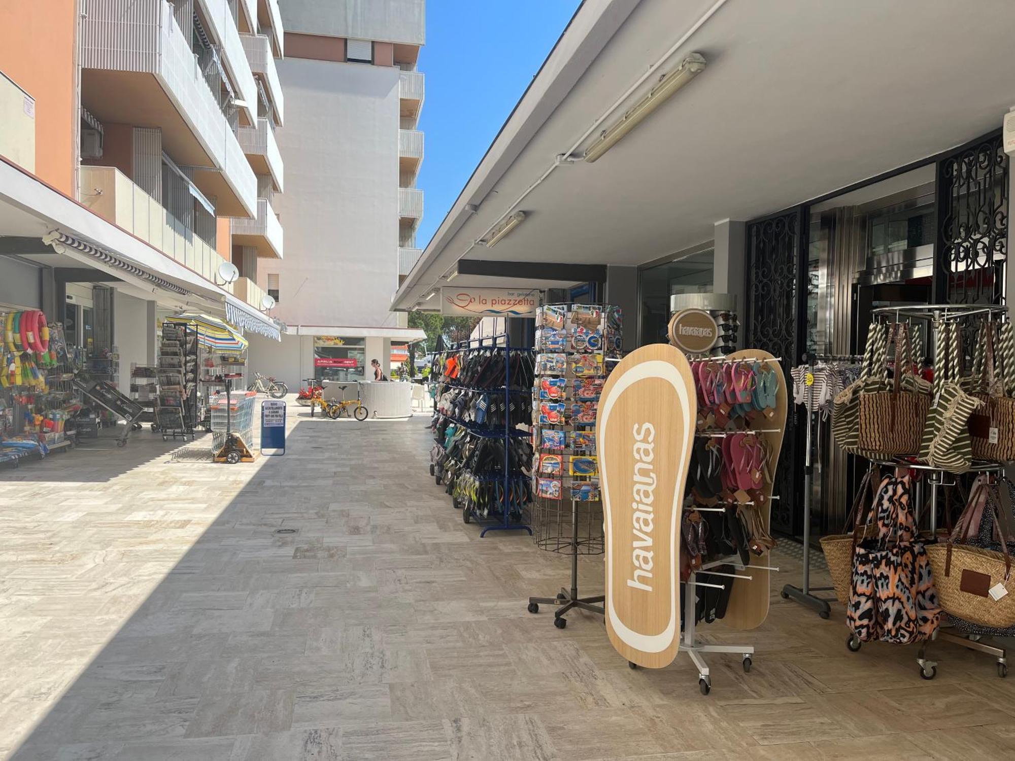 Signora Ruth - Aprilia Residence Aprilia Marittima Εξωτερικό φωτογραφία