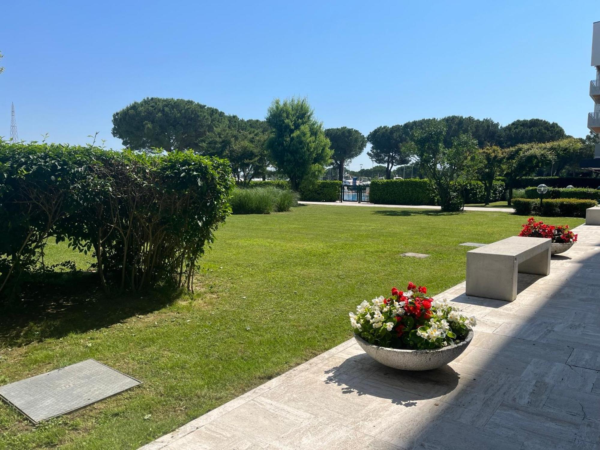 Signora Ruth - Aprilia Residence Aprilia Marittima Εξωτερικό φωτογραφία