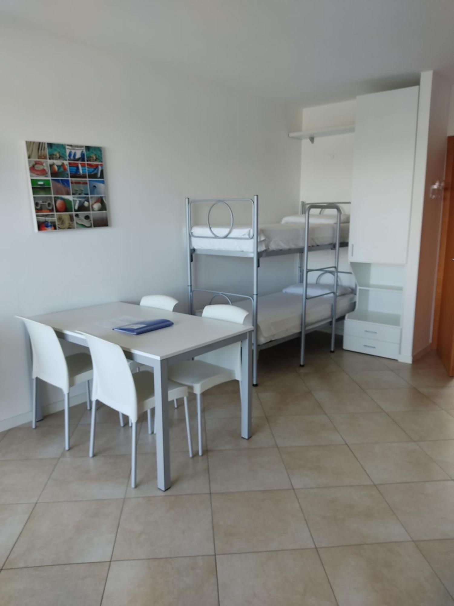 Signora Ruth - Aprilia Residence Aprilia Marittima Εξωτερικό φωτογραφία